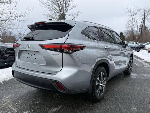 2025 Toyota Highlander Hybrid XLE