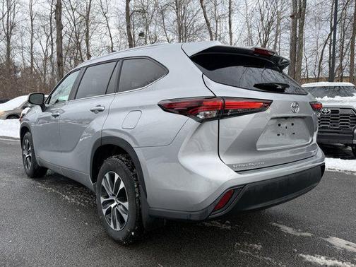 2025 Toyota Highlander Hybrid XLE