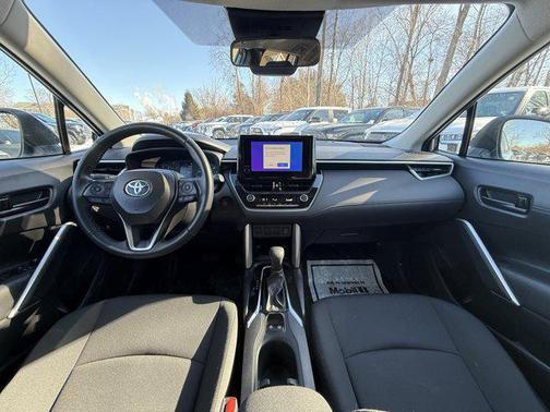 2025 Toyota Corolla Cross LE