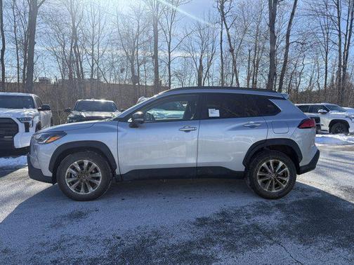 2025 Toyota Corolla Cross LE