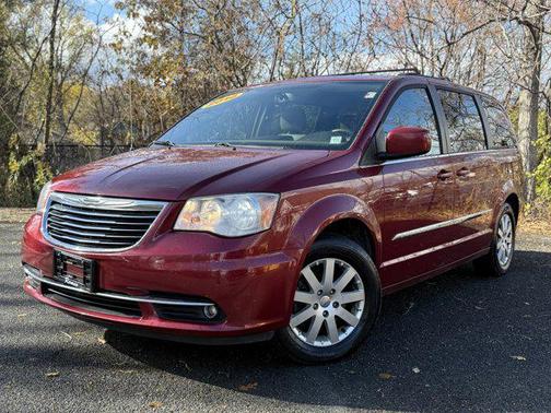 2016 Chrysler Town & Country Touring