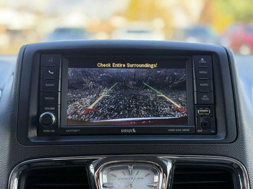 2016 Chrysler Town & Country Touring