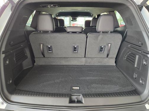 2026 GMC Acadia AWD Elevation