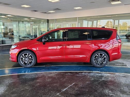 2026 Chrysler Pacifica L