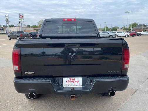 Brilliant Black Crystal Pearl 2015 RAM 1500 Sport
