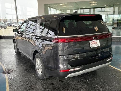 2022 Kia Carnival LX