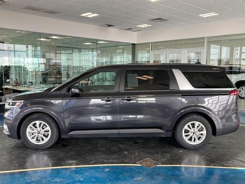 2022 Kia Carnival LX