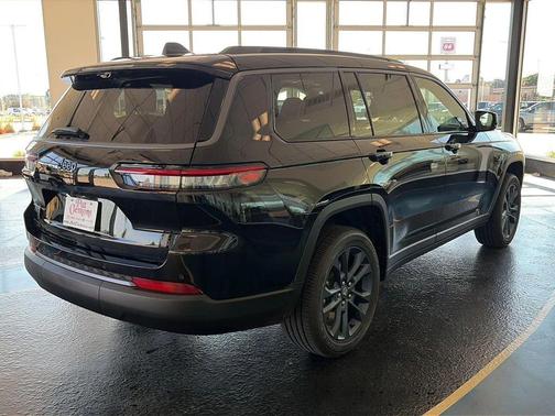 Diamond Black Crystal Pearlcoat 2026 Jeep Grand Cherokee L 85th Anniversary Edition 4x4