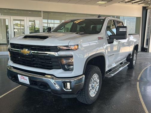 Summit White 2024 Chevrolet Silverado 2500 LT