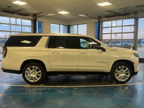 2024 Chevrolet Suburban 4WD High Country