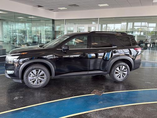 Super Black 2025 Nissan Pathfinder SV 4WD