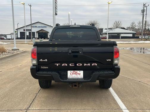 2016 Toyota Tacoma SR5