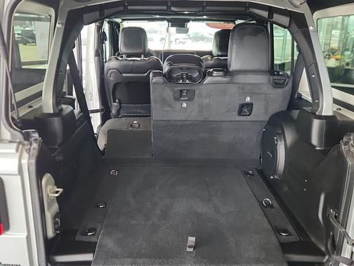 2024 Jeep Wrangler 4-Door Sahara 4x4