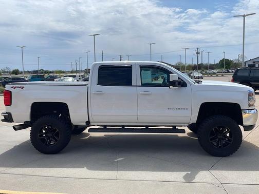 Summit White 2018 Chevrolet Silverado 1500 1LT
