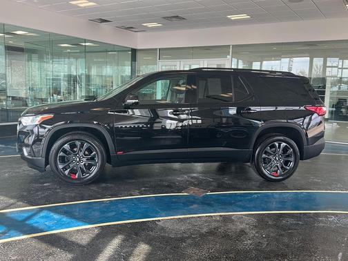 Mosaic Black Metallic 2020 Chevrolet Traverse RS