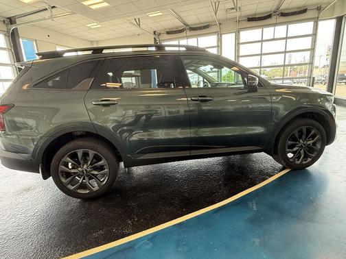 Aruba Green 2022 Kia Sorento EX