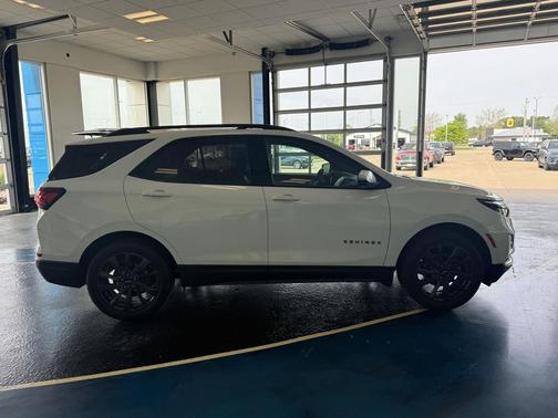 Summit White 2024 Chevrolet Equinox FWD RS