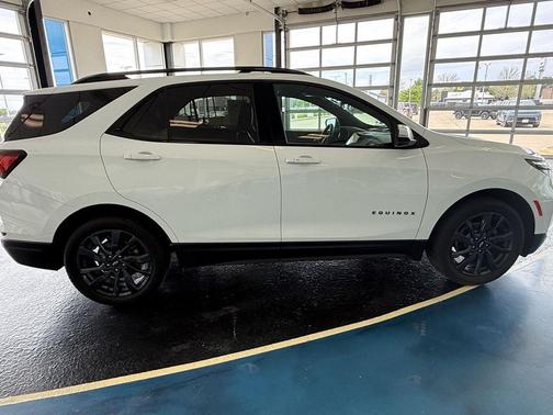 Summit White 2024 Chevrolet Equinox FWD RS
