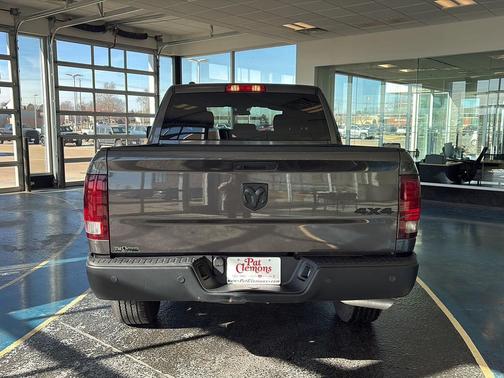 2024 RAM 1500 Classic Warlock Crew Cab 4x4 5'7' Box