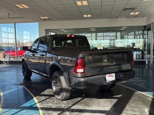 2024 RAM 1500 Classic Warlock Crew Cab 4x4 5'7' Box