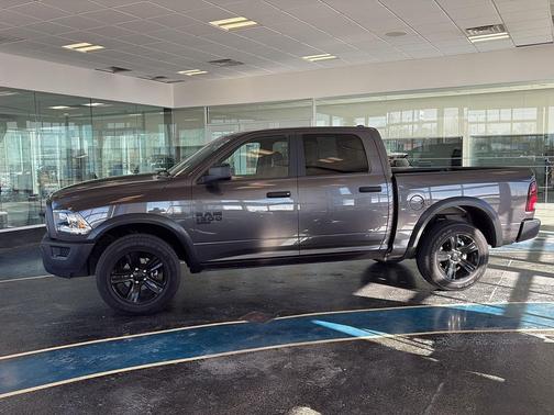 2024 RAM 1500 Classic Warlock Crew Cab 4x4 5'7' Box