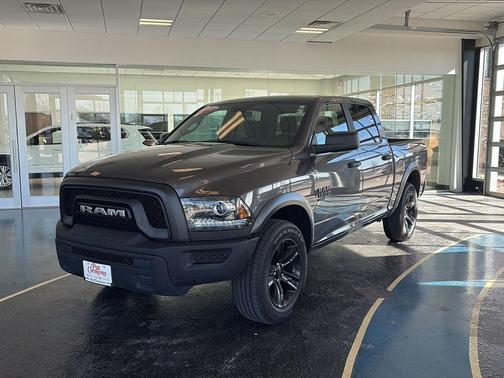2024 RAM 1500 Classic Warlock Crew Cab 4x4 5'7' Box