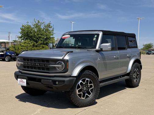 Iconic Silver Metallic 2022 Ford Bronco Outer Banks