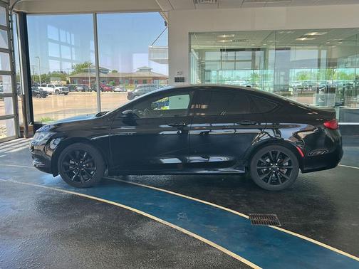 Black Clearcoat 2015 Chrysler 200 S