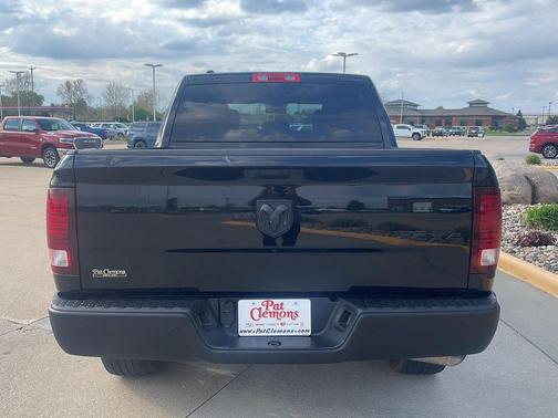 Diamond Black Crystal Pearlcoat 2024 RAM 1500 Classic Warlock Crew Cab 4x4 5'7' Box