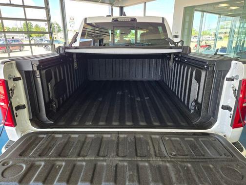 2025 RAM 1500 ST
