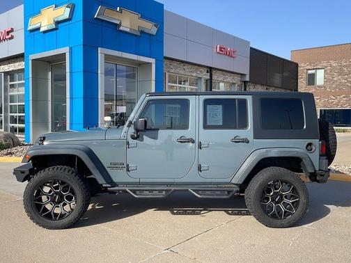 Anvil Clearcoat 2015 Jeep Wrangler Unlimited Sport