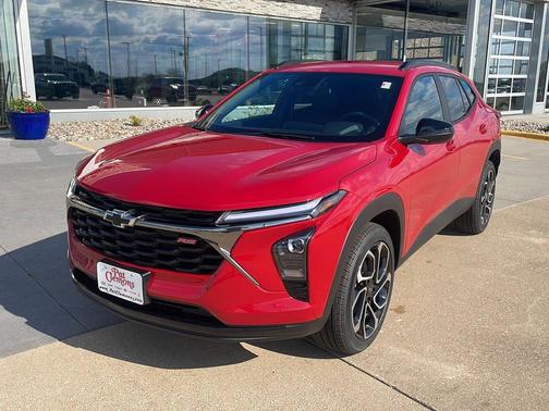 Apex Red 2026 Chevrolet Trax FWD 2RS