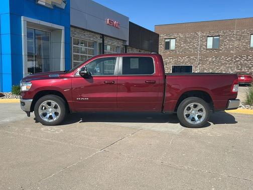 Delmonico Red Pearlcoat 2022 RAM 1500 Big Horn/Lone Star