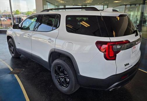 2023 GMC Acadia AWD AT4