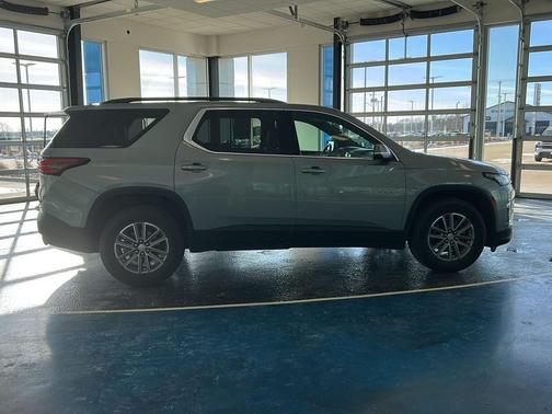 2024 Chevrolet Traverse LT Leather