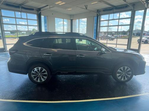 2023 Subaru Outback Touring XT