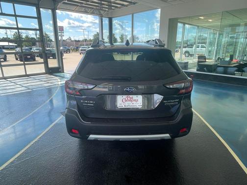 2023 Subaru Outback Touring XT