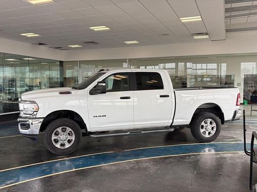 2024 RAM 2500 Big Horn Crew Cab 4x4 6'4' Box