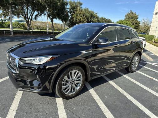 2023 INFINITI QX50 LUXE