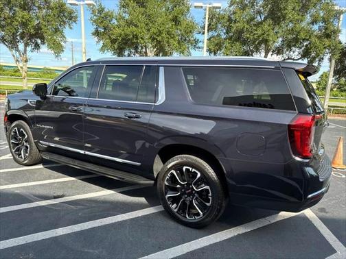 2023 GMC Yukon XL SLT