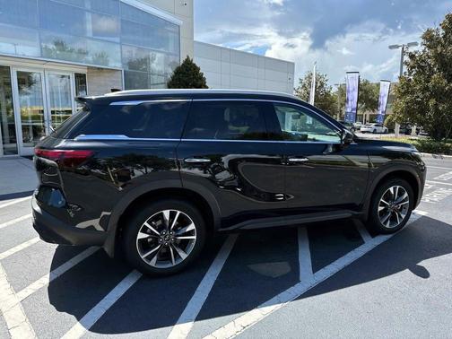 2025 INFINITI QX60 Luxe