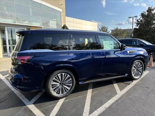 2025 INFINITI QX80 Luxe