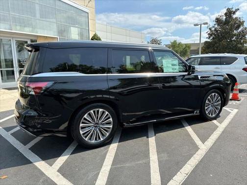 2025 INFINITI QX80 Luxe