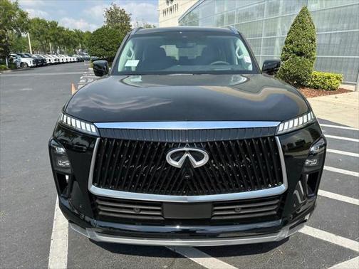 2025 INFINITI QX80 Luxe