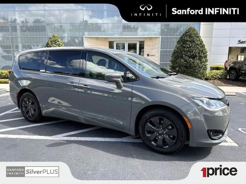 2020 Chrysler Pacifica Hybrid Touring L