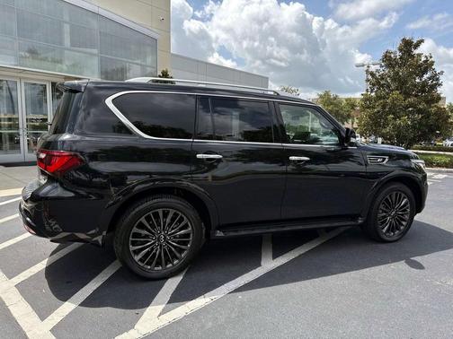 2024 INFINITI QX80 SENSORY AWD