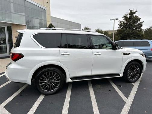 2024 INFINITI QX80 SENSORY AWD