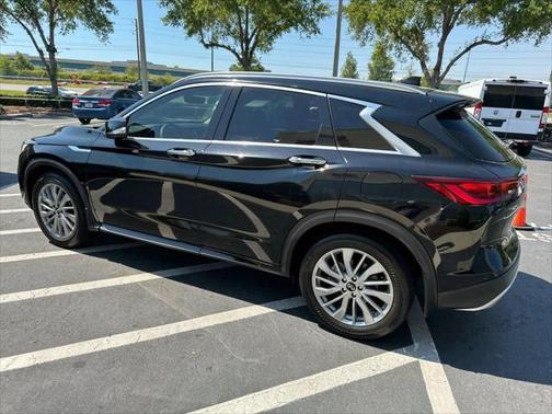 2023 INFINITI QX50 LUXE