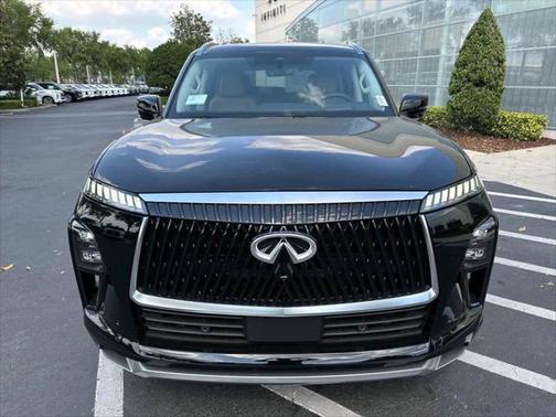 2025 INFINITI QX80 Luxe