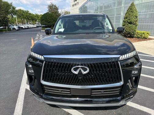 2025 INFINITI QX80 Luxe